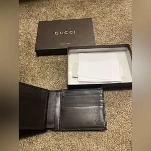 Gucci bifold wallet